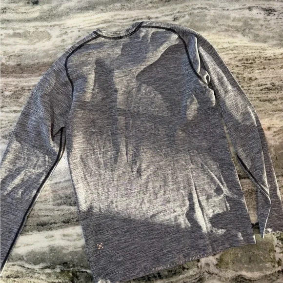 Lululemon Men's Gray Long Sleeve Shirt - Picture 6 of 7